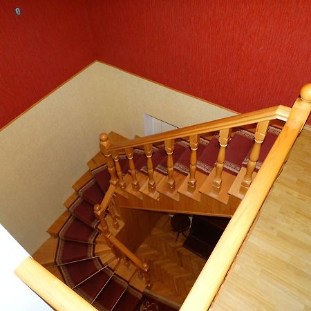 Hotel Sano Koetaisi Buitenkant foto