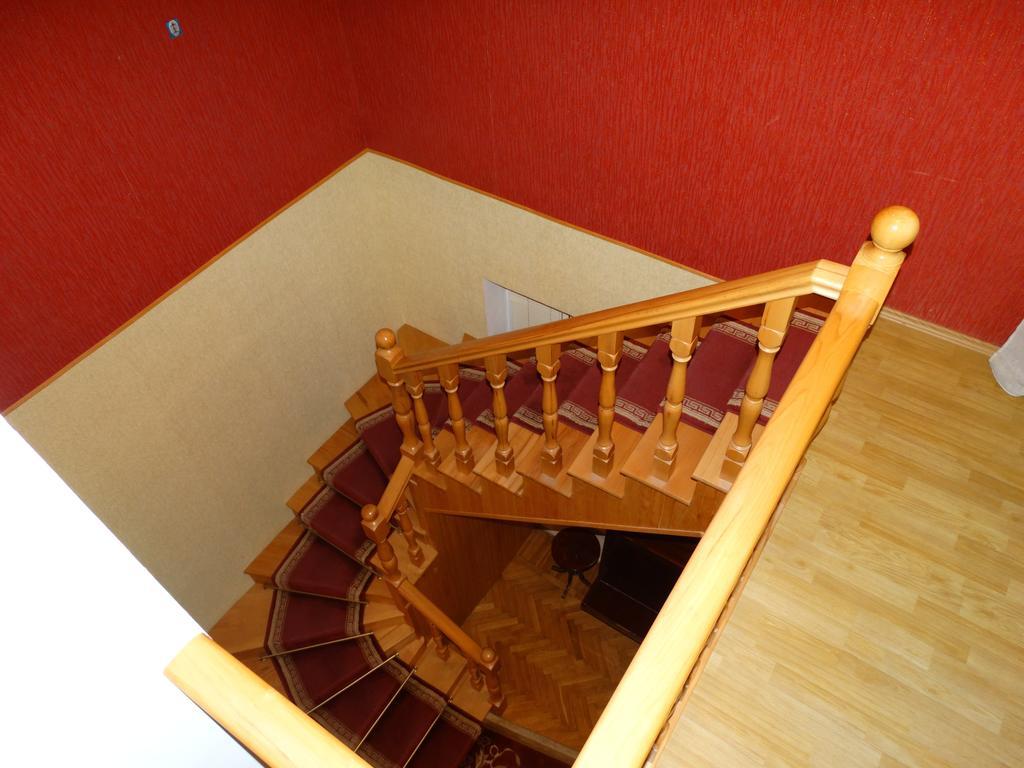 Hotel Sano Koetaisi Buitenkant foto
