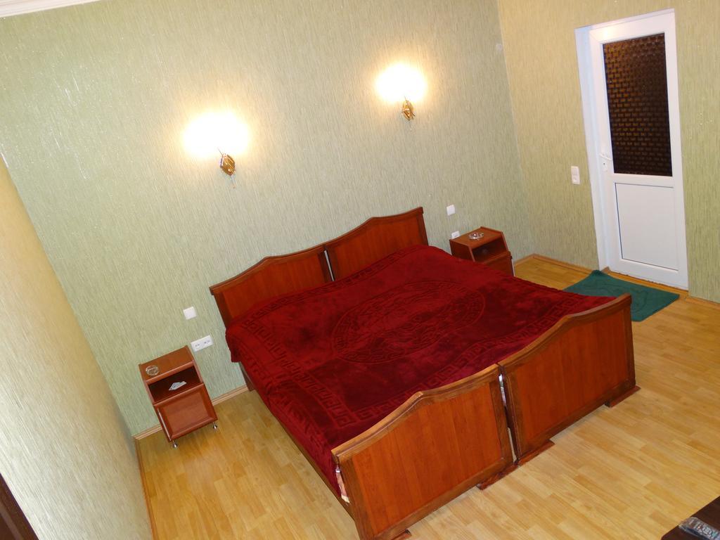 Hotel Sano Koetaisi Kamer foto