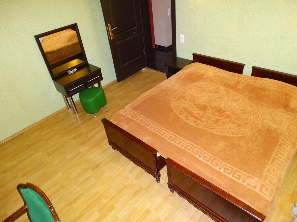 Hotel Sano Koetaisi Kamer foto
