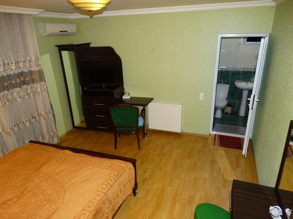 Hotel Sano Koetaisi Kamer foto