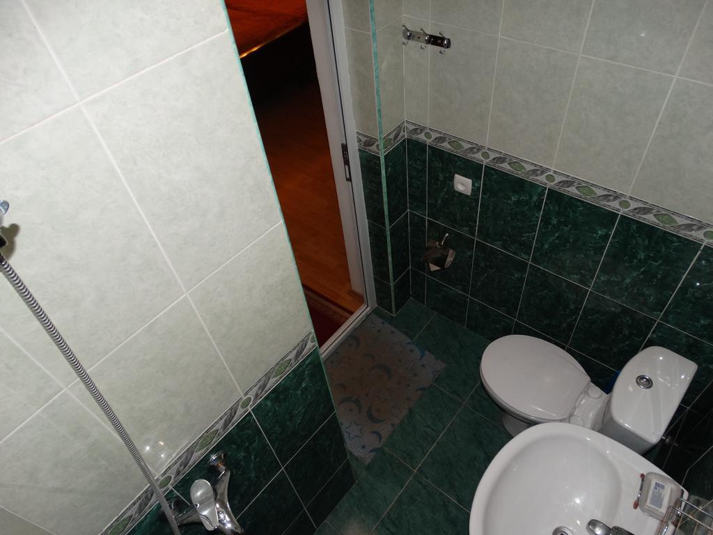 Hotel Sano Koetaisi Kamer foto